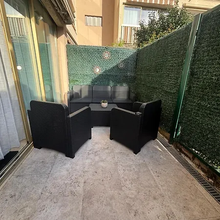 Les Pins Parasols サント・マキシム