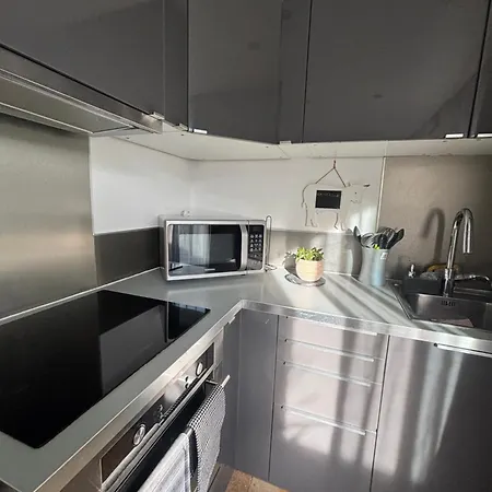 Les Pins Parasols Apartman *