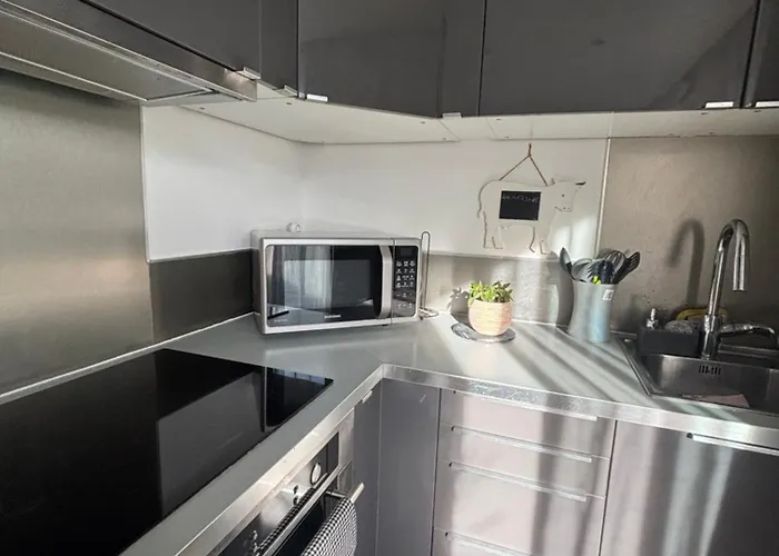 Les Pins Parasols Apartament *